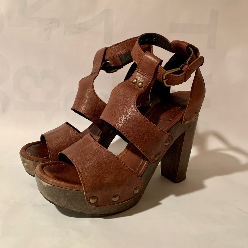 STUART WEITZMAN SZ10 Cognac platform sandal